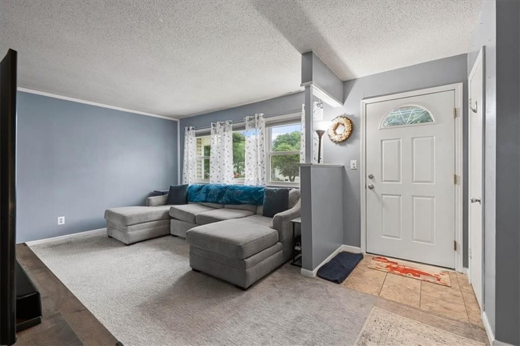 420 NW Village Court — photo 4