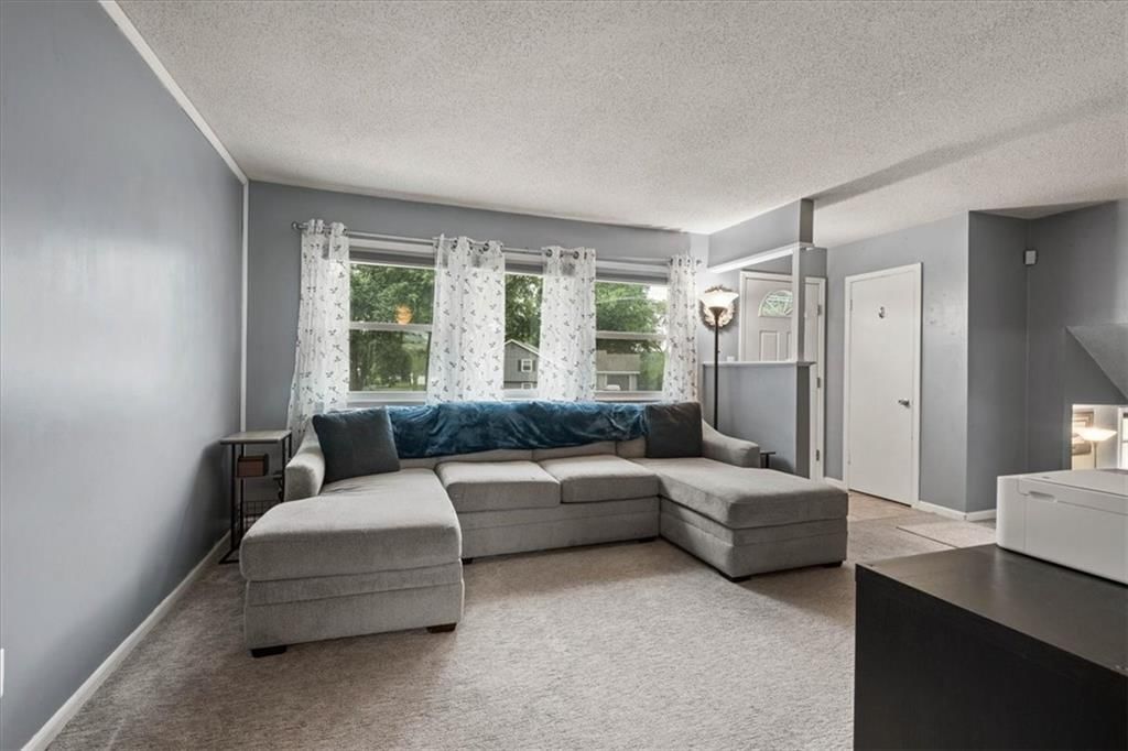 420 NW Village Court — photo 5