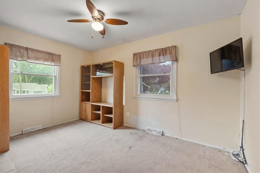 420 NW Village Court — photo 15
