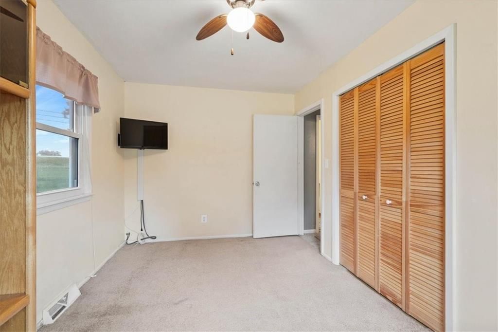 420 NW Village Court — photo 16