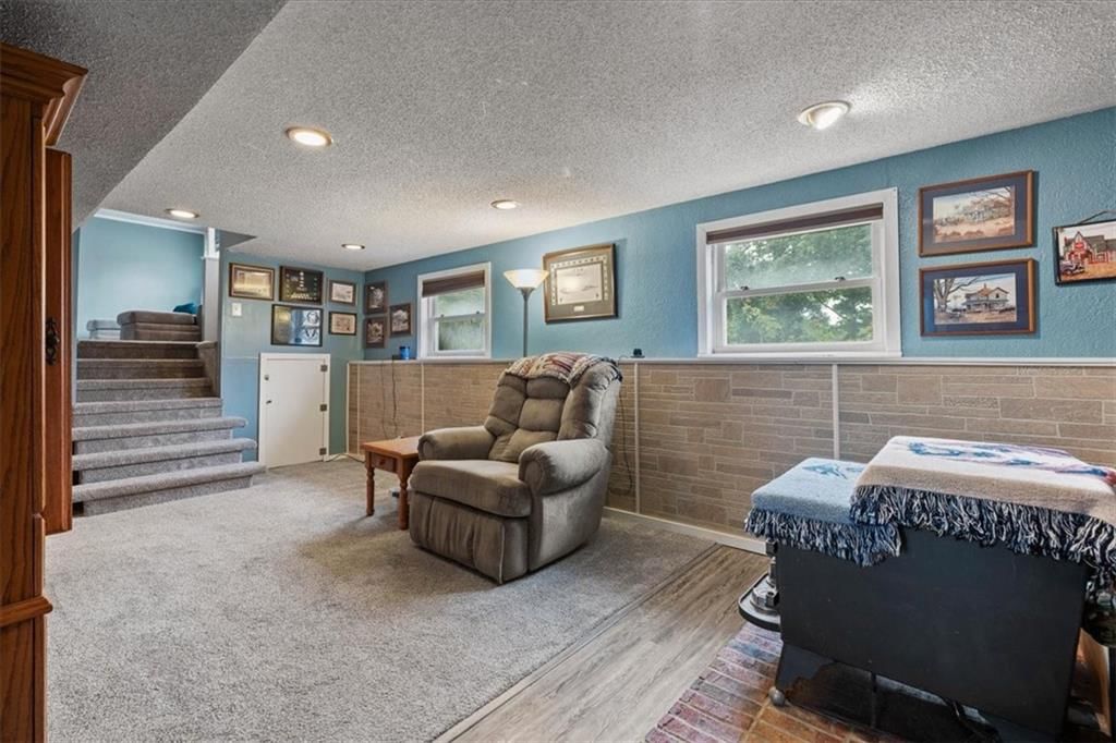 420 NW Village Court — photo 21