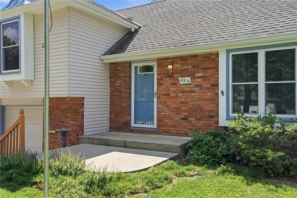 10930 Lydia Avenue — photo 2