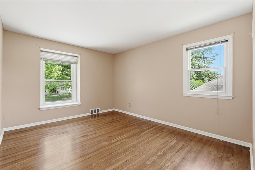 10930 Lydia Avenue — photo 14