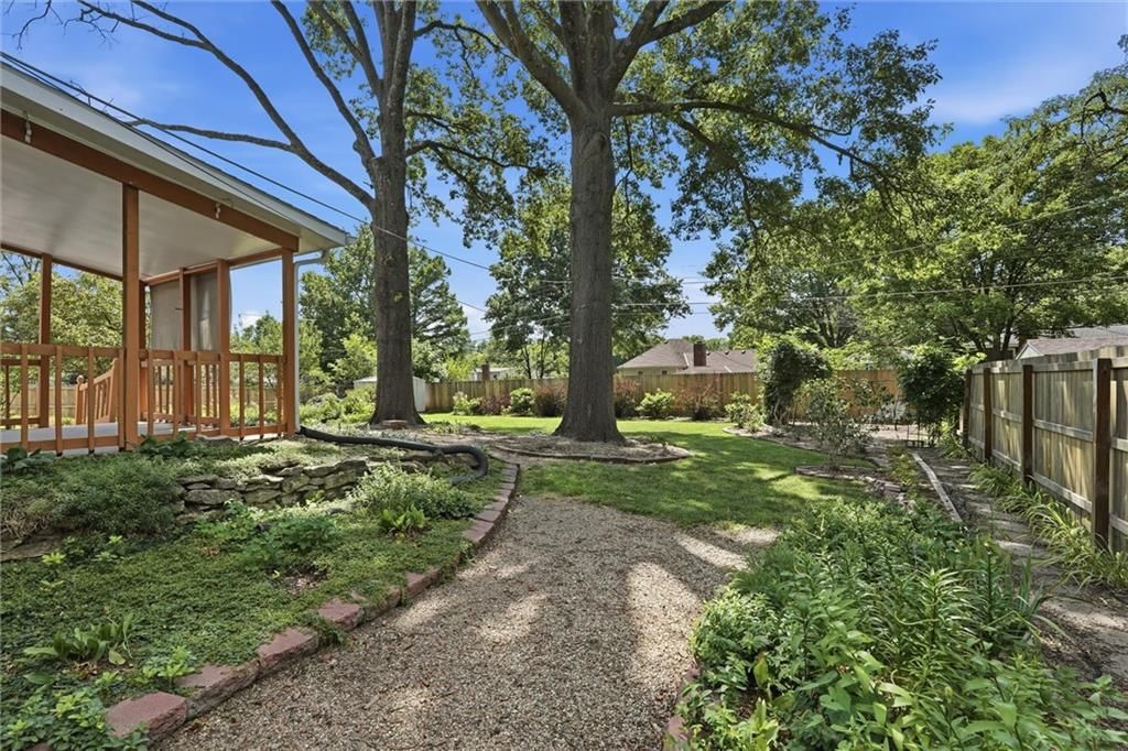 10930 Lydia Avenue — photo 29