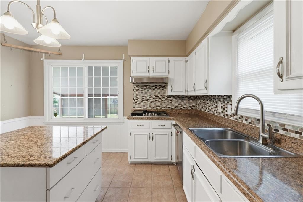 10930 Lydia Avenue — photo 49