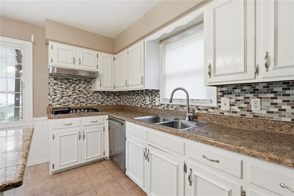 10930 Lydia Avenue — photo 52