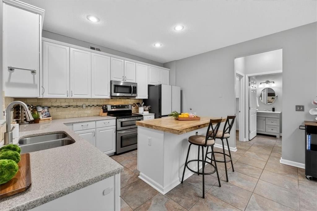 15223 W 156TH Court — photo 9