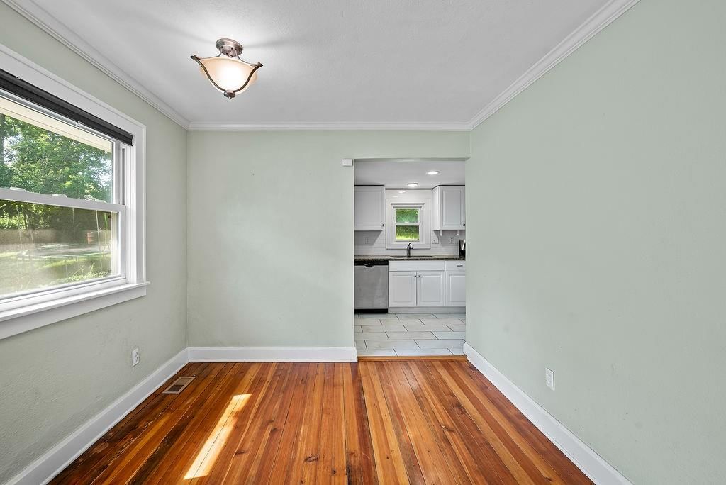 522 E Walnut Street — photo 4