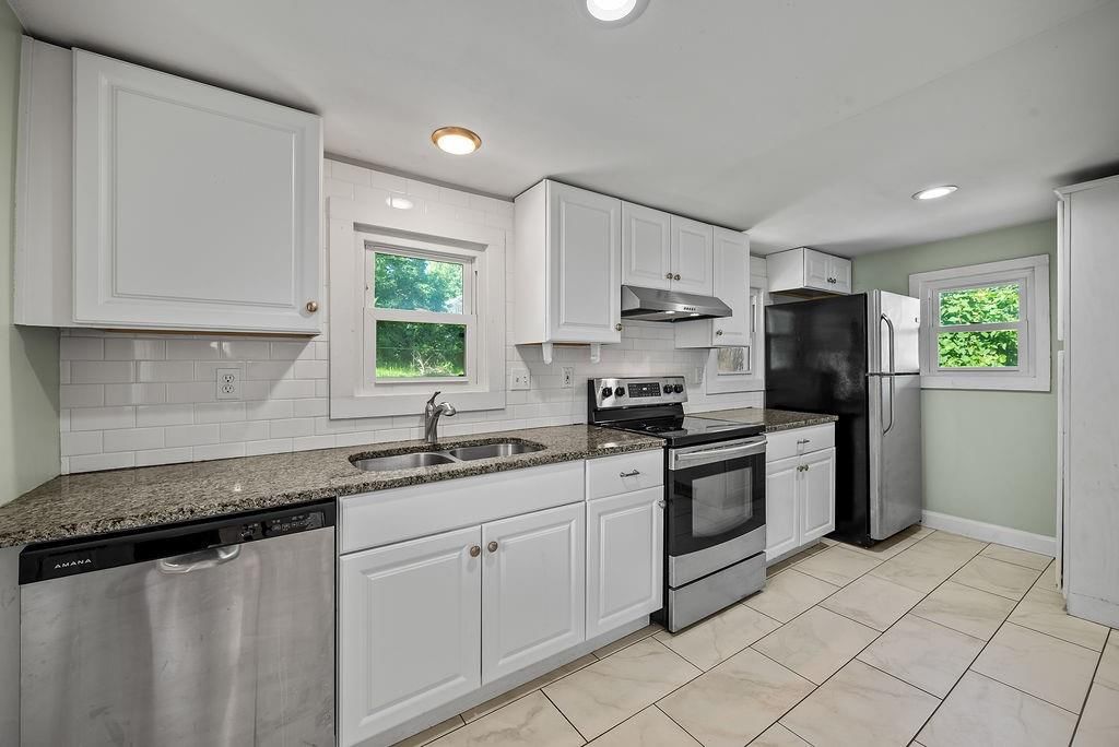 522 E Walnut Street — photo 6