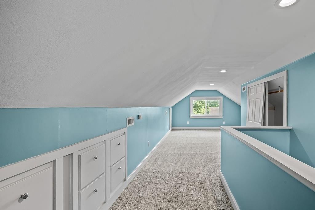 522 E Walnut Street — photo 11