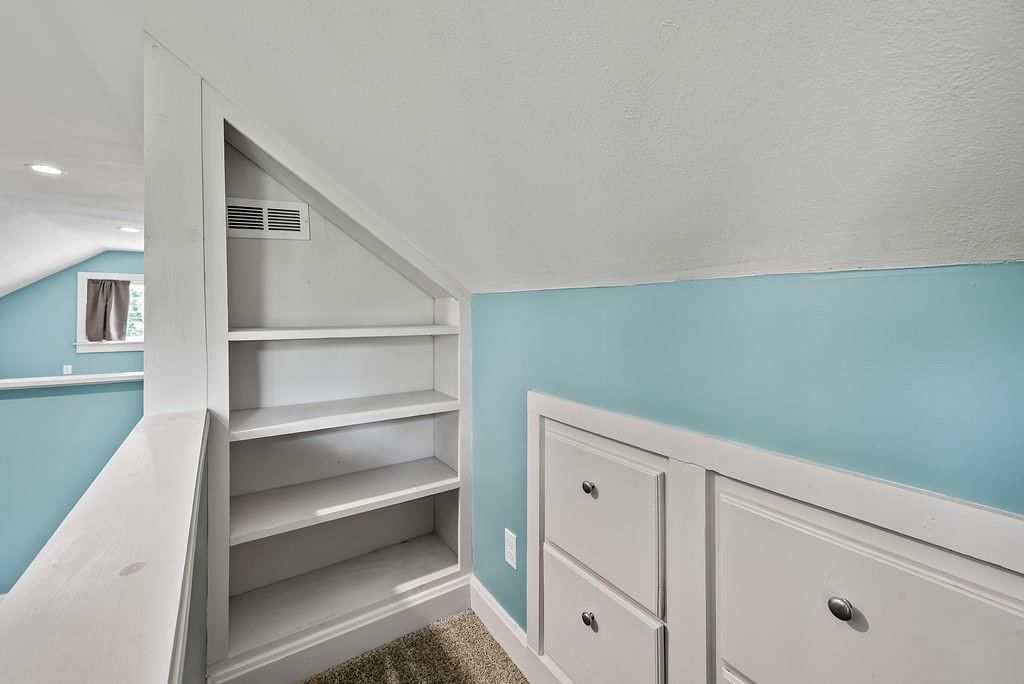 522 E Walnut Street — photo 13