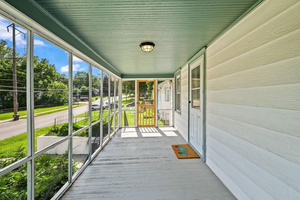 522 E Walnut Street — photo 16