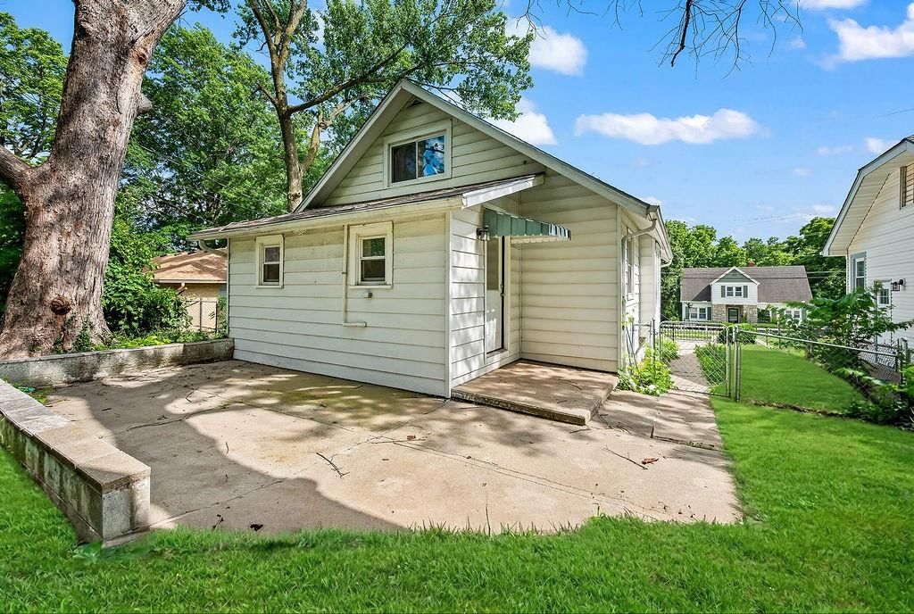 522 E Walnut Street — photo 17