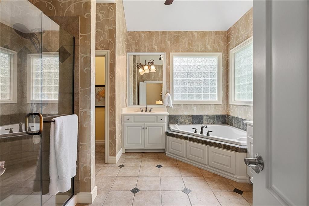 5405 W 141 Terrace — photo 9