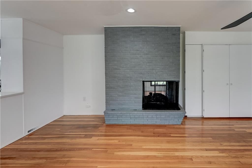 1102 W 85th Terrace — photo 13
