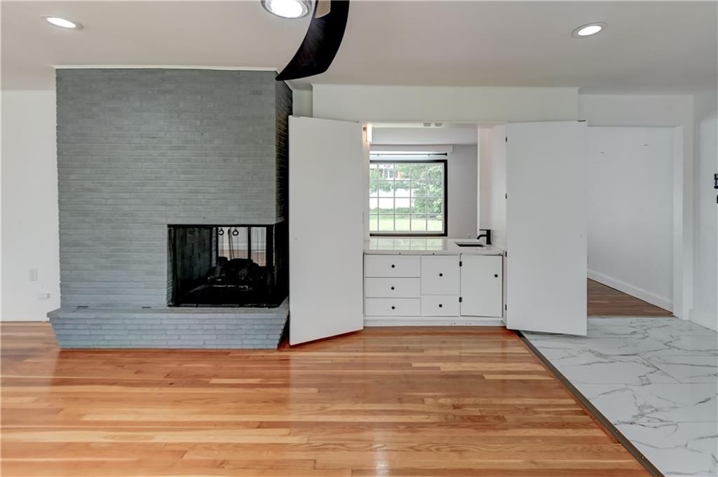 1102 W 85th Terrace — photo 30