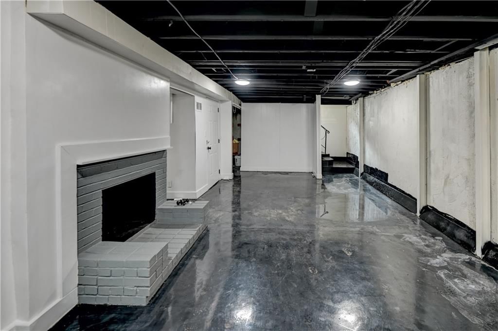 1102 W 85th Terrace — photo 43