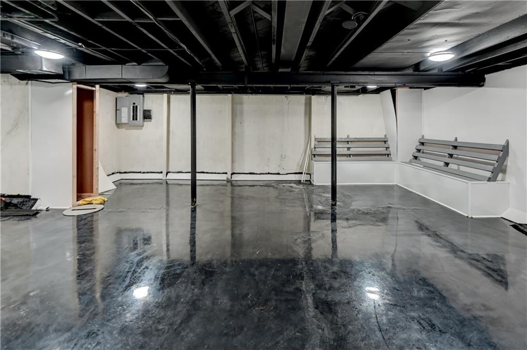 1102 W 85th Terrace — photo 49