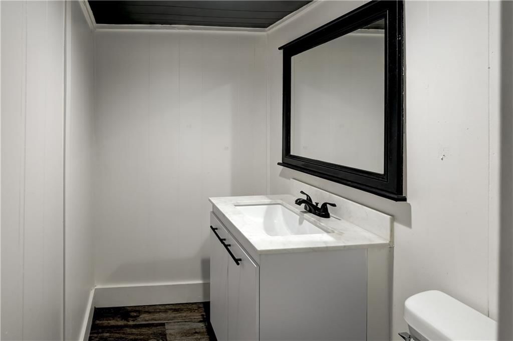 1102 W 85th Terrace — photo 50