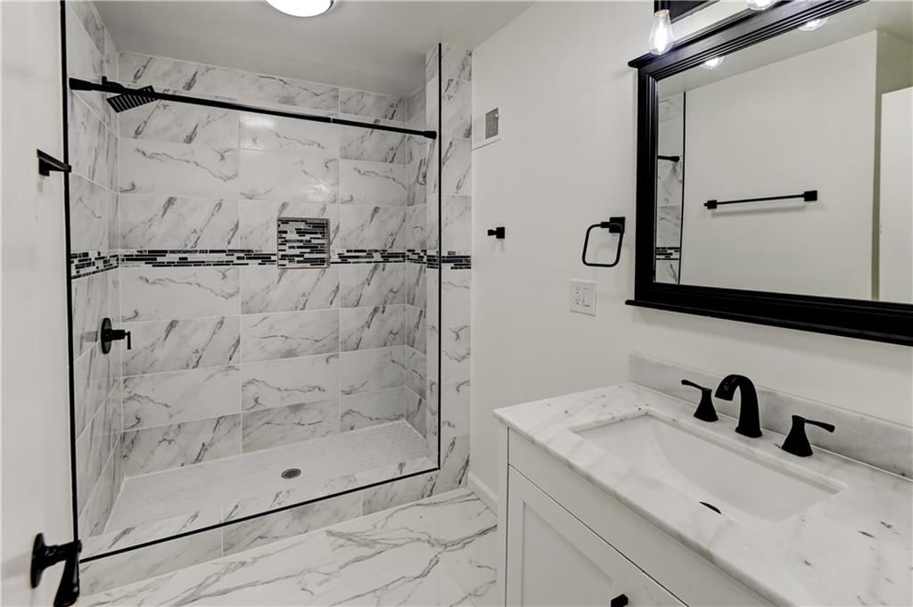 1102 W 85th Terrace — photo 70