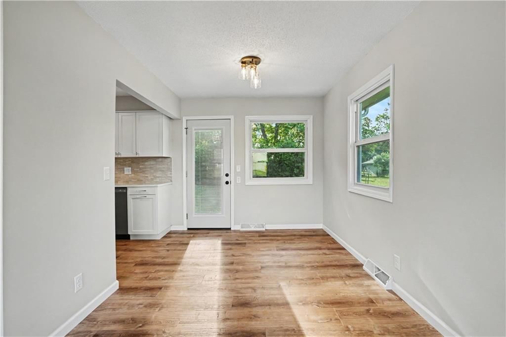 305 Hawthorne Street — photo 9