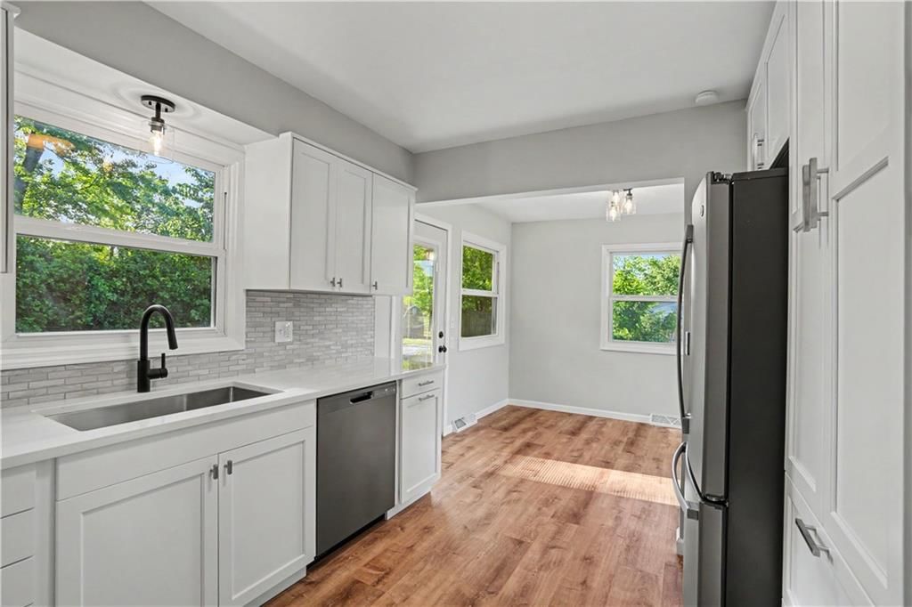 305 Hawthorne Street — photo 10