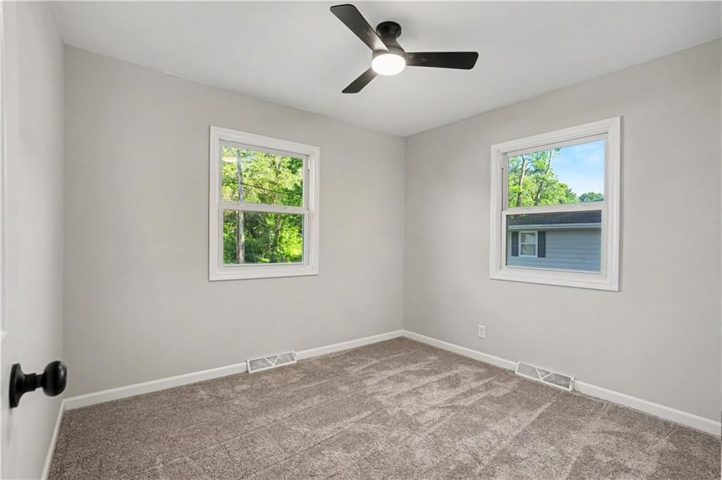 305 Hawthorne Street — photo 15