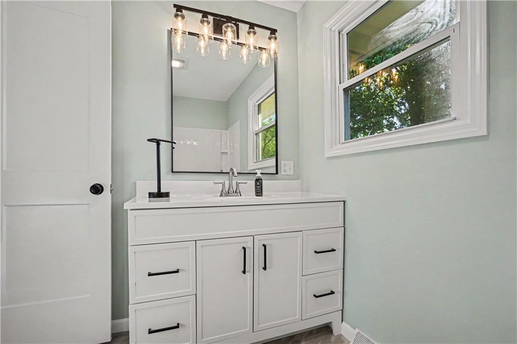 305 Hawthorne Street — photo 19