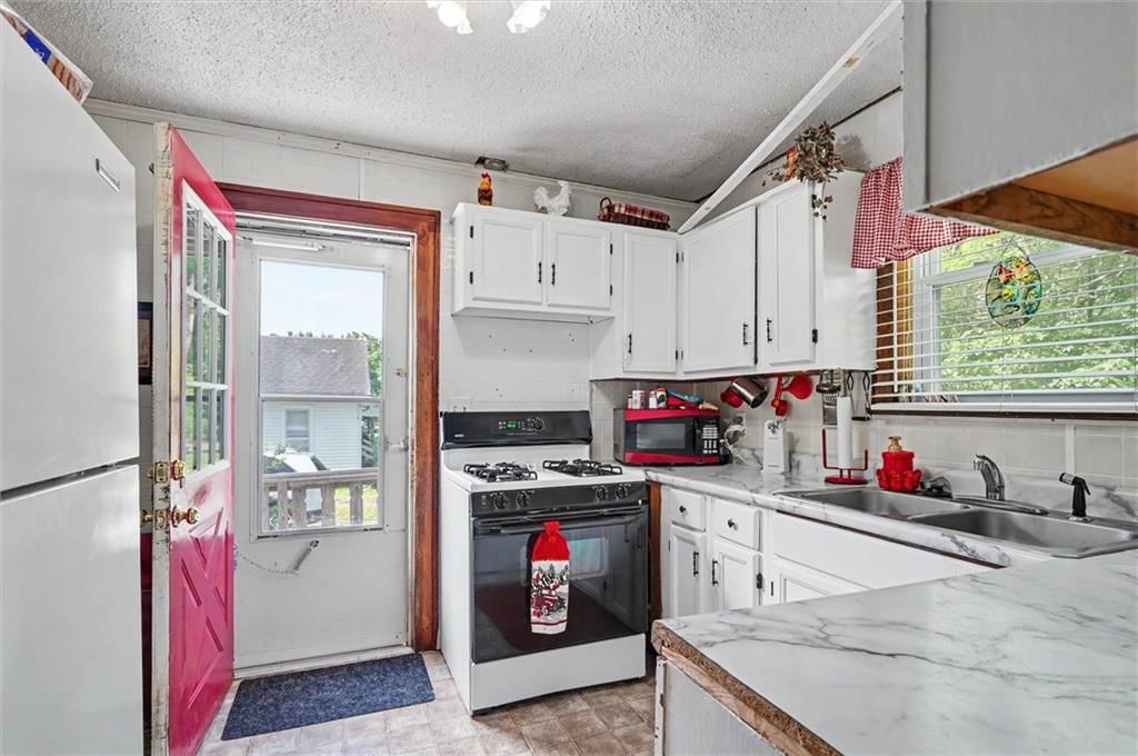 404 E Wilson Street — photo 9