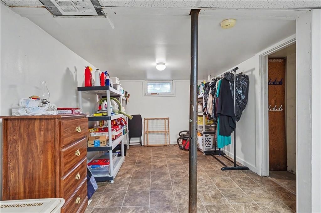 404 E Wilson Street — photo 16