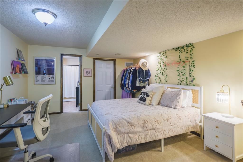 953 Yancey Street — photo 32