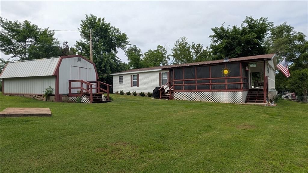 29335 Van Dyke Avenue — photo 5