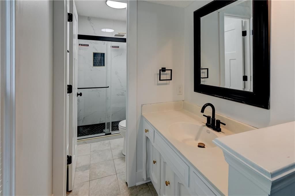 203 NE Oak Tree Circle — photo 4