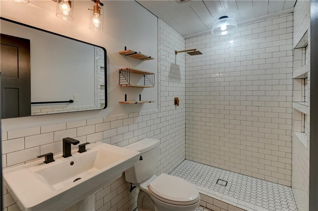 203 NE Oak Tree Circle — photo 5