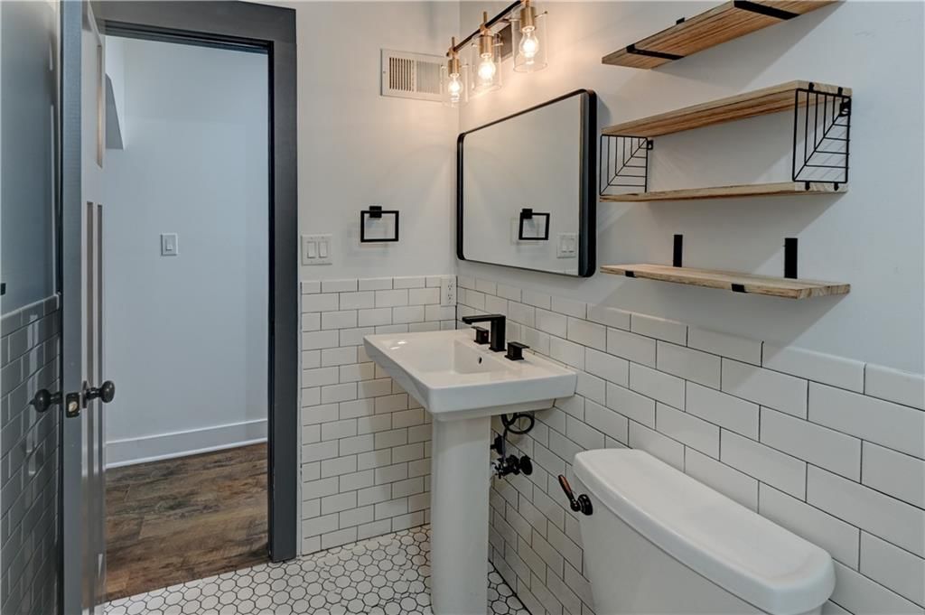 203 NE Oak Tree Circle — photo 7