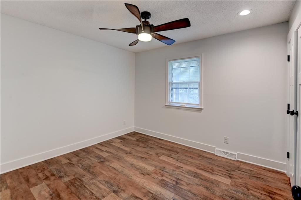 203 NE Oak Tree Circle — photo 8