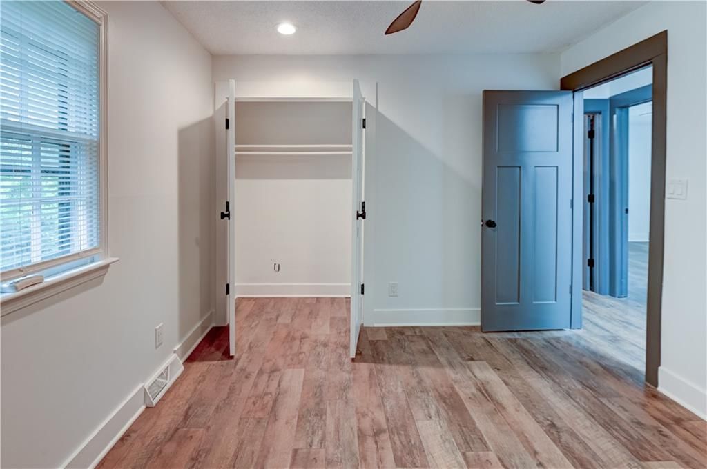 203 NE Oak Tree Circle — photo 9