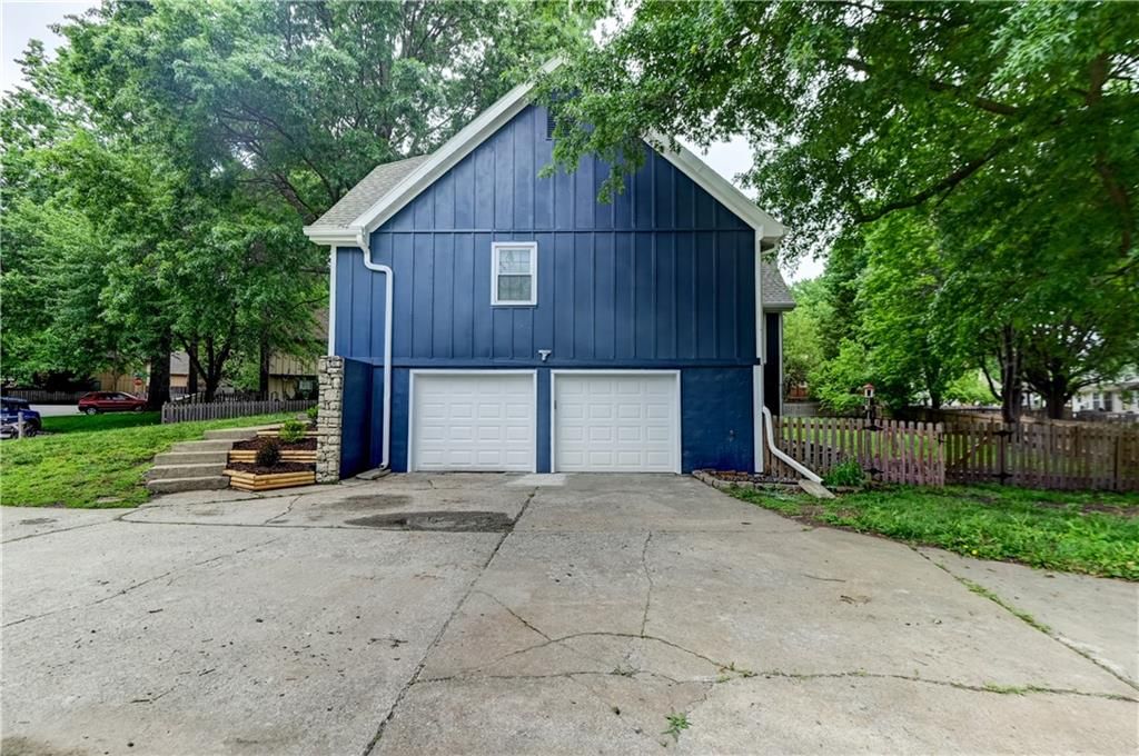203 NE Oak Tree Circle — photo 58