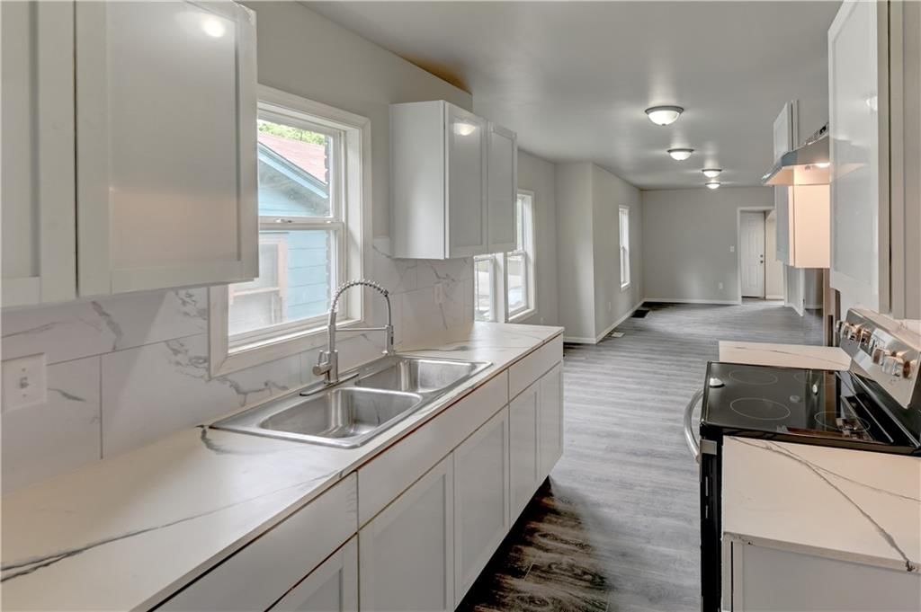 6120 Elmwood Avenue — photo 17