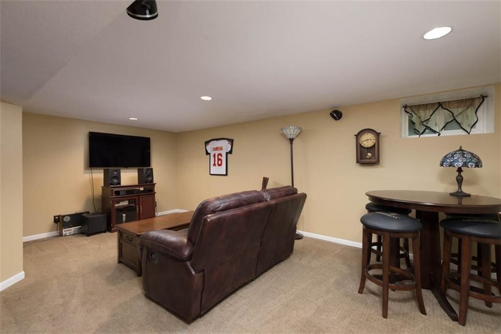 8033 Meadow Lane — photo 34