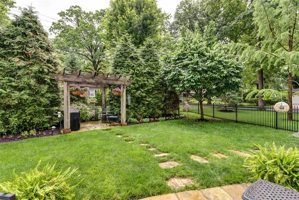 8033 Meadow Lane — photo 43