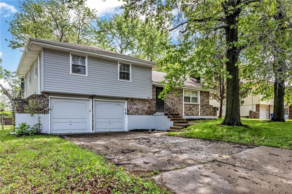 1311 Highland Drive — photo 2