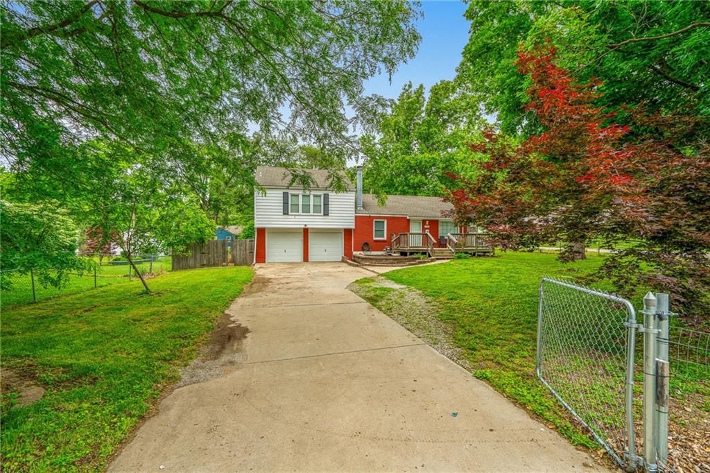 2700 S SCOTT Avenue — photo 3