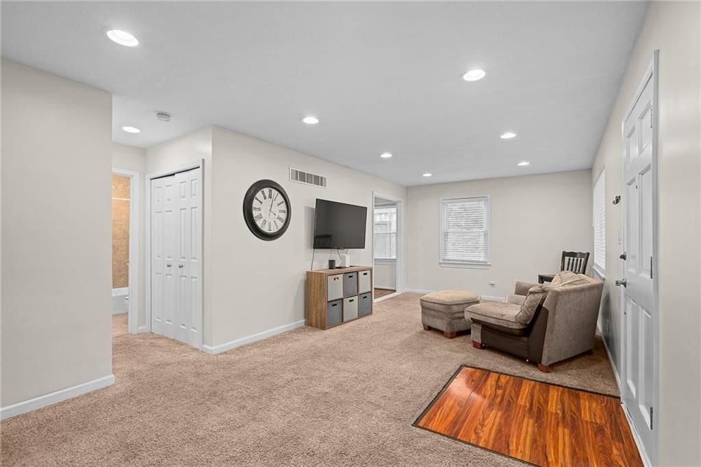 2700 S SCOTT Avenue — photo 6