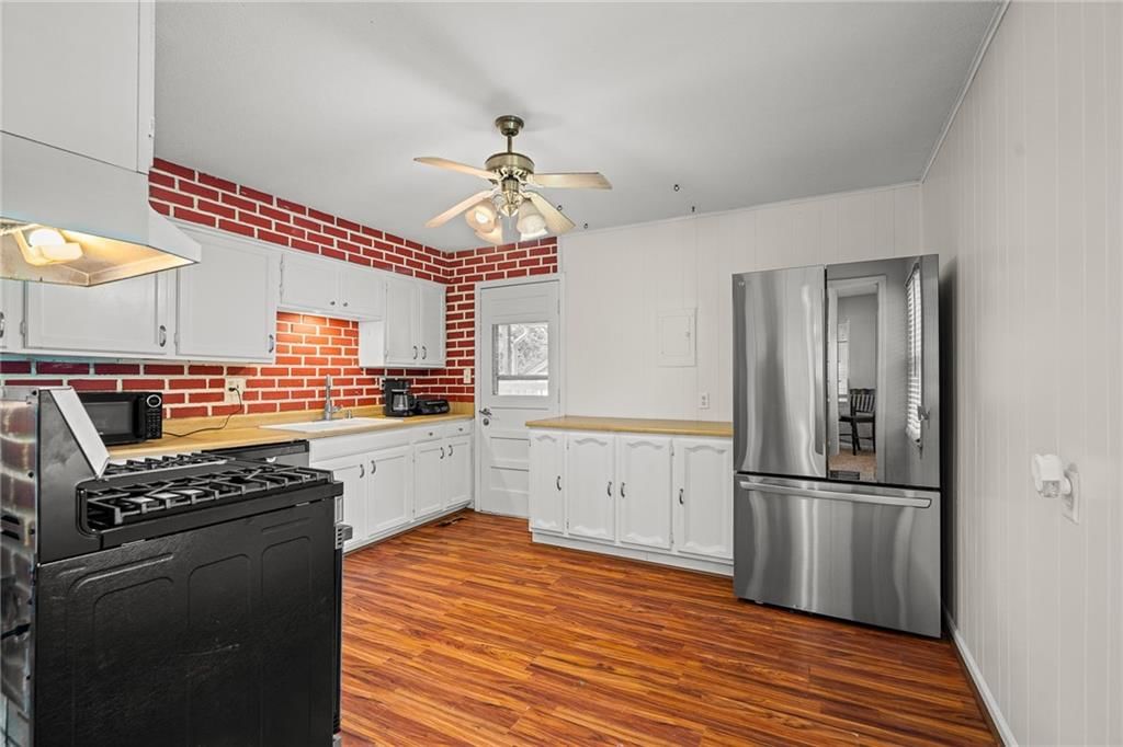 2700 S SCOTT Avenue — photo 10