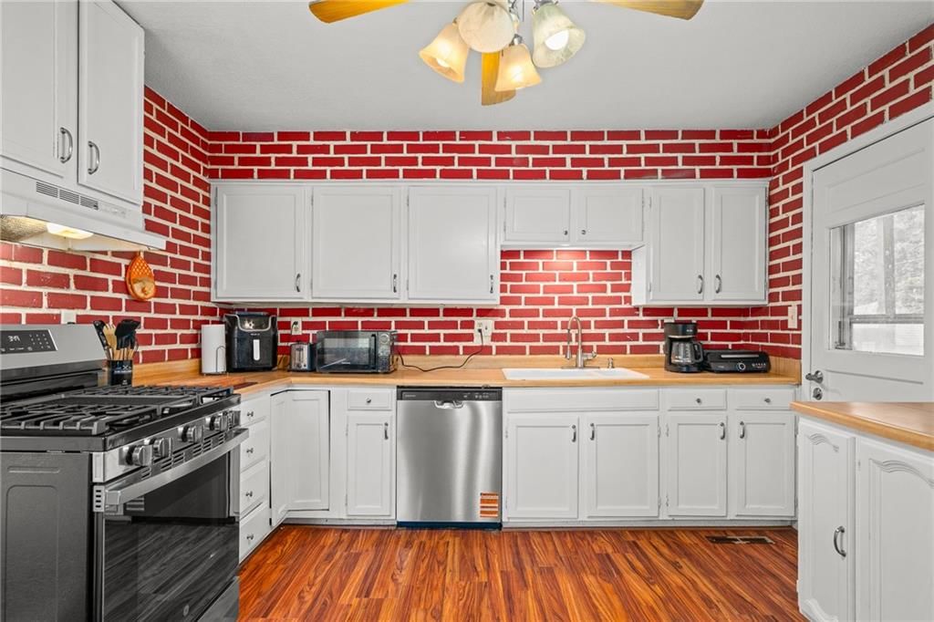 2700 S SCOTT Avenue — photo 11