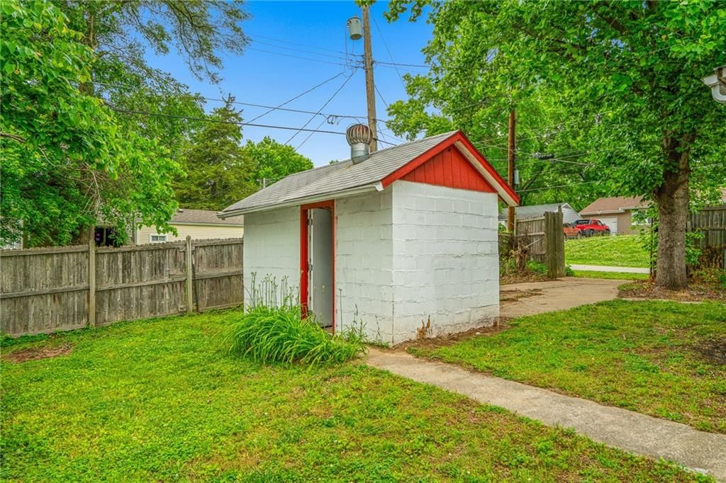 2700 S SCOTT Avenue — photo 31