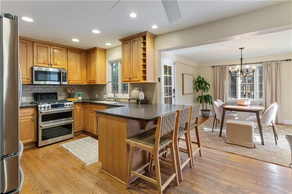 1204 W 70th Terrace — photo 10