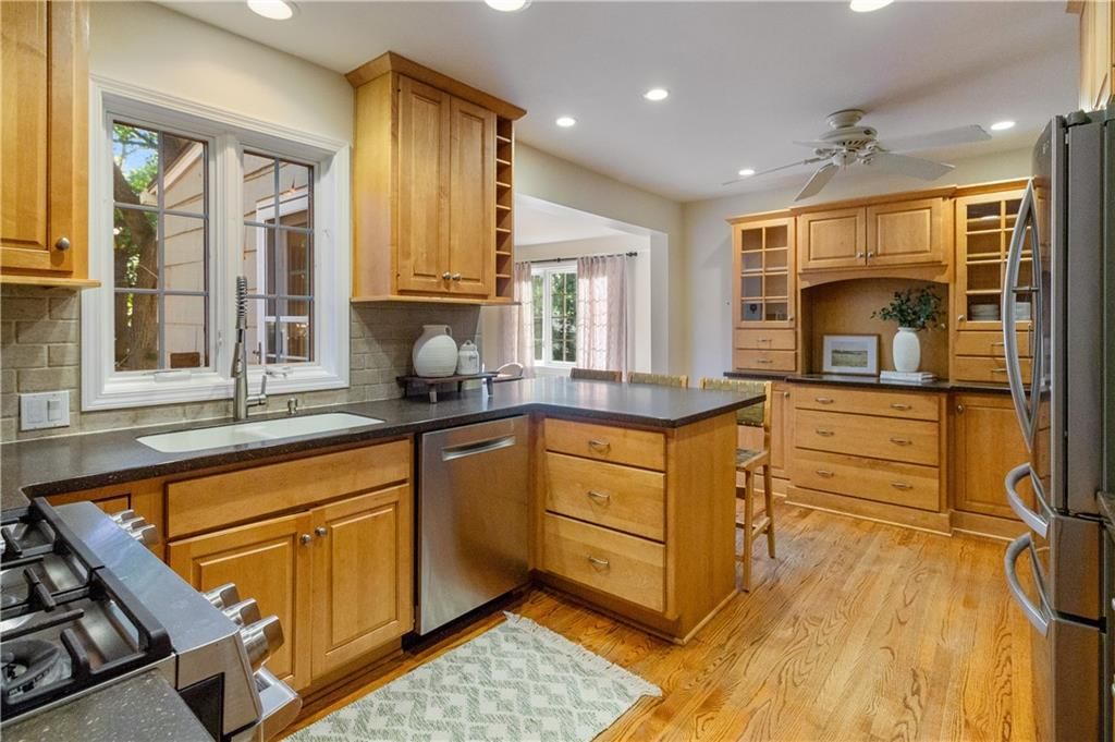 1204 W 70th Terrace — photo 11