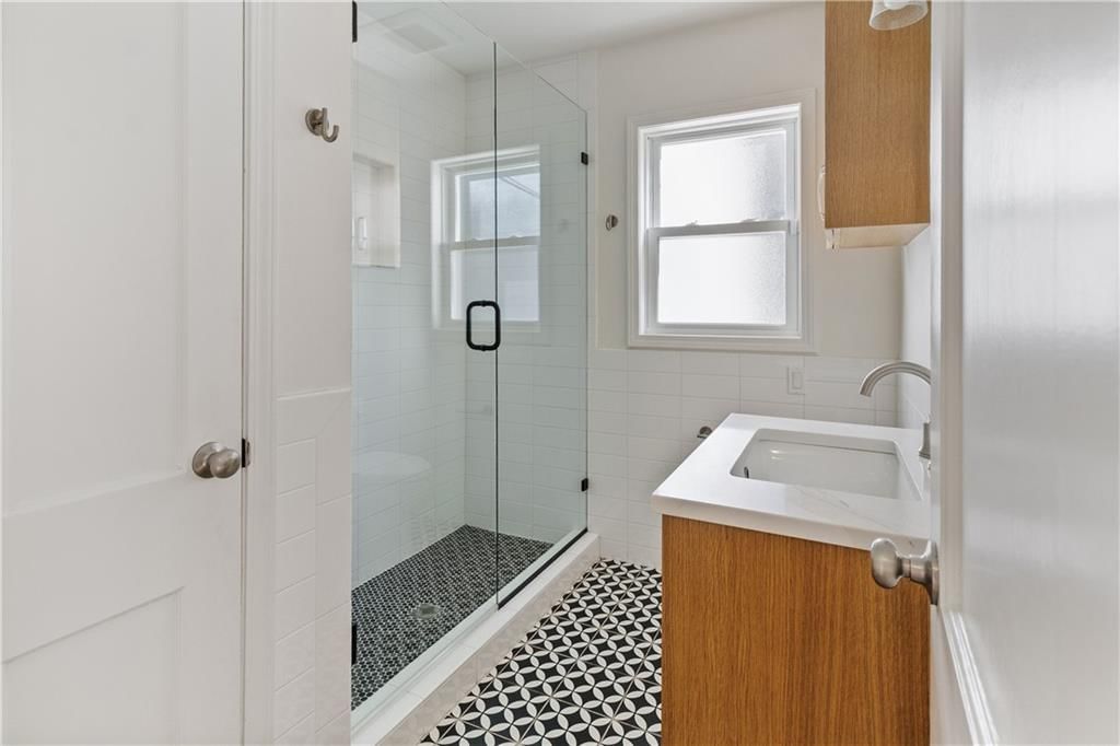 1204 W 70th Terrace — photo 15